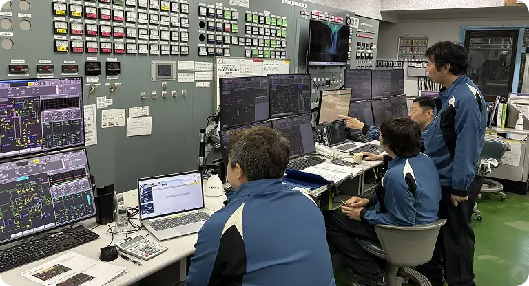 働く社員の様子