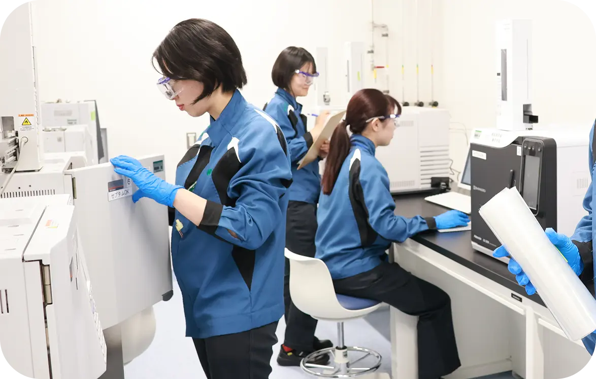 研究開発職として働く社員